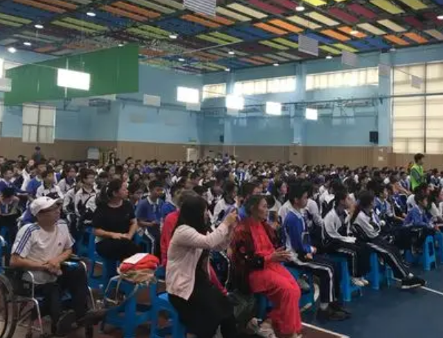 落實(shí)根底教育階段積極推進(jìn)殘疾學(xué)生享有15年免費(fèi)教育