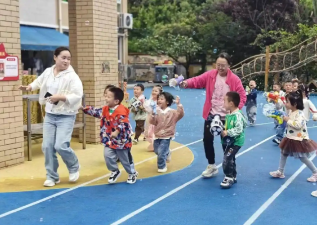 正以法治為舟載著對千萬兒童的期許駛向更廣闊的教育藍海