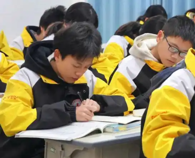 雙減政策的落地由于這愈加突出了校園作為教育主陣地的作用