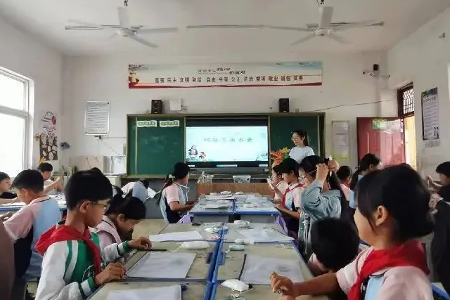引導學生在實際問題解決中錘煉身手推動差異化教育和個性化指導