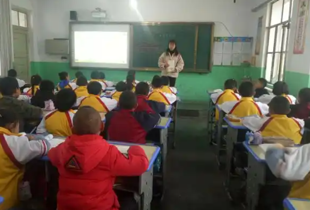 孩子生長的中心孩子的品格品德習慣等都是在家長教育中養成的